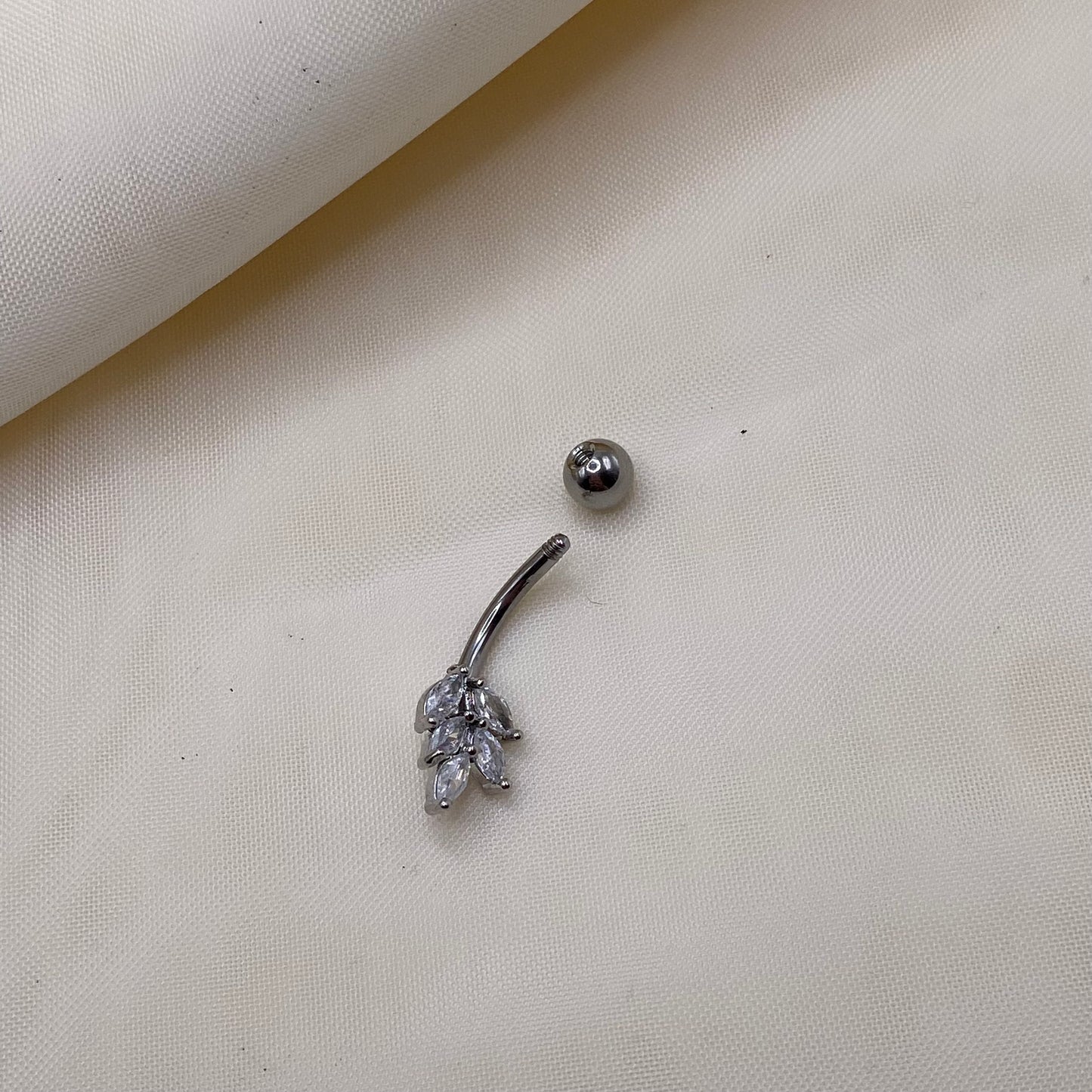 Ivy Belly Bar Piercing