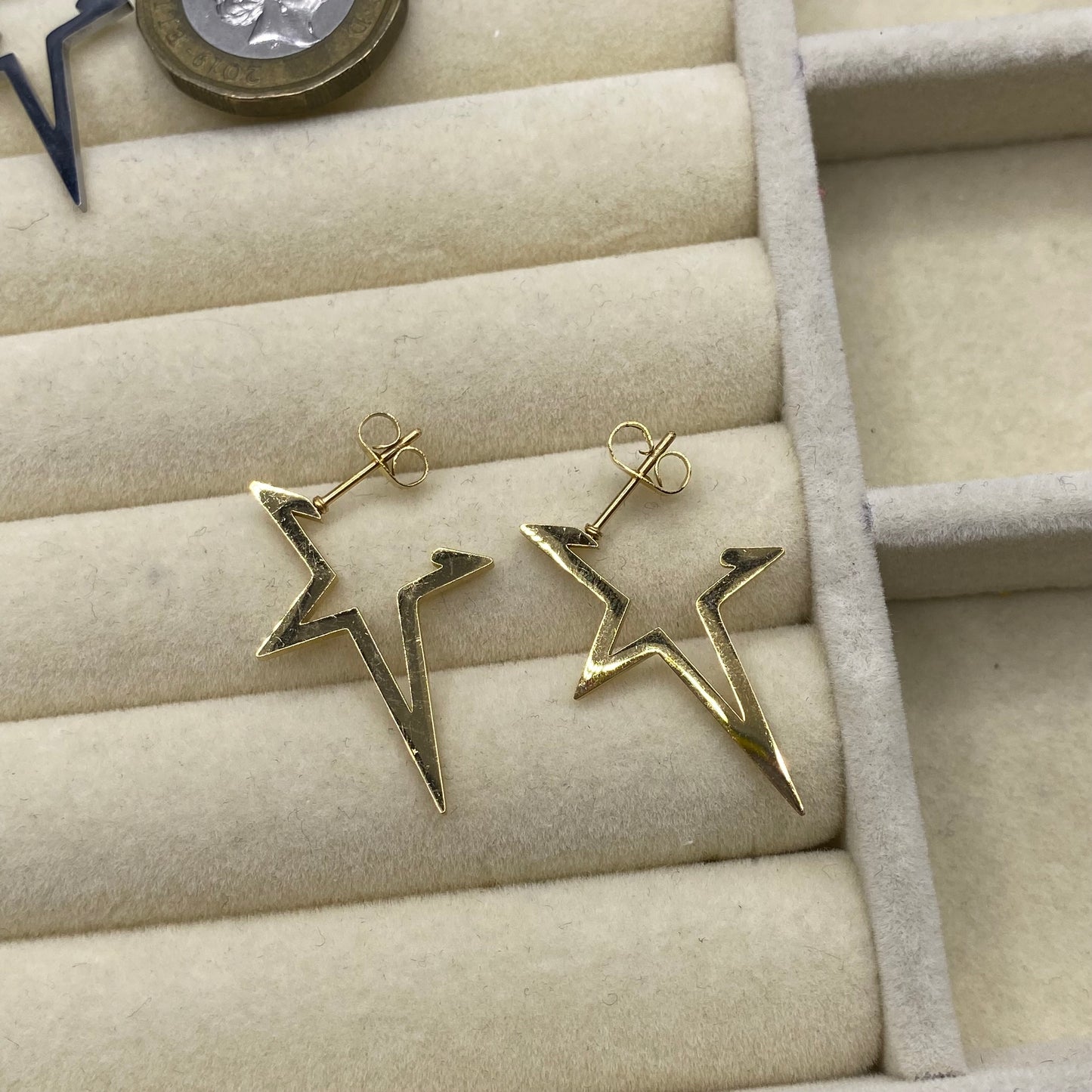 Star Outline Stud Earrings