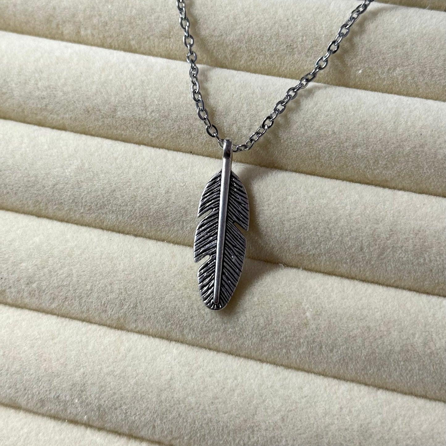 Rounded Feather Necklace