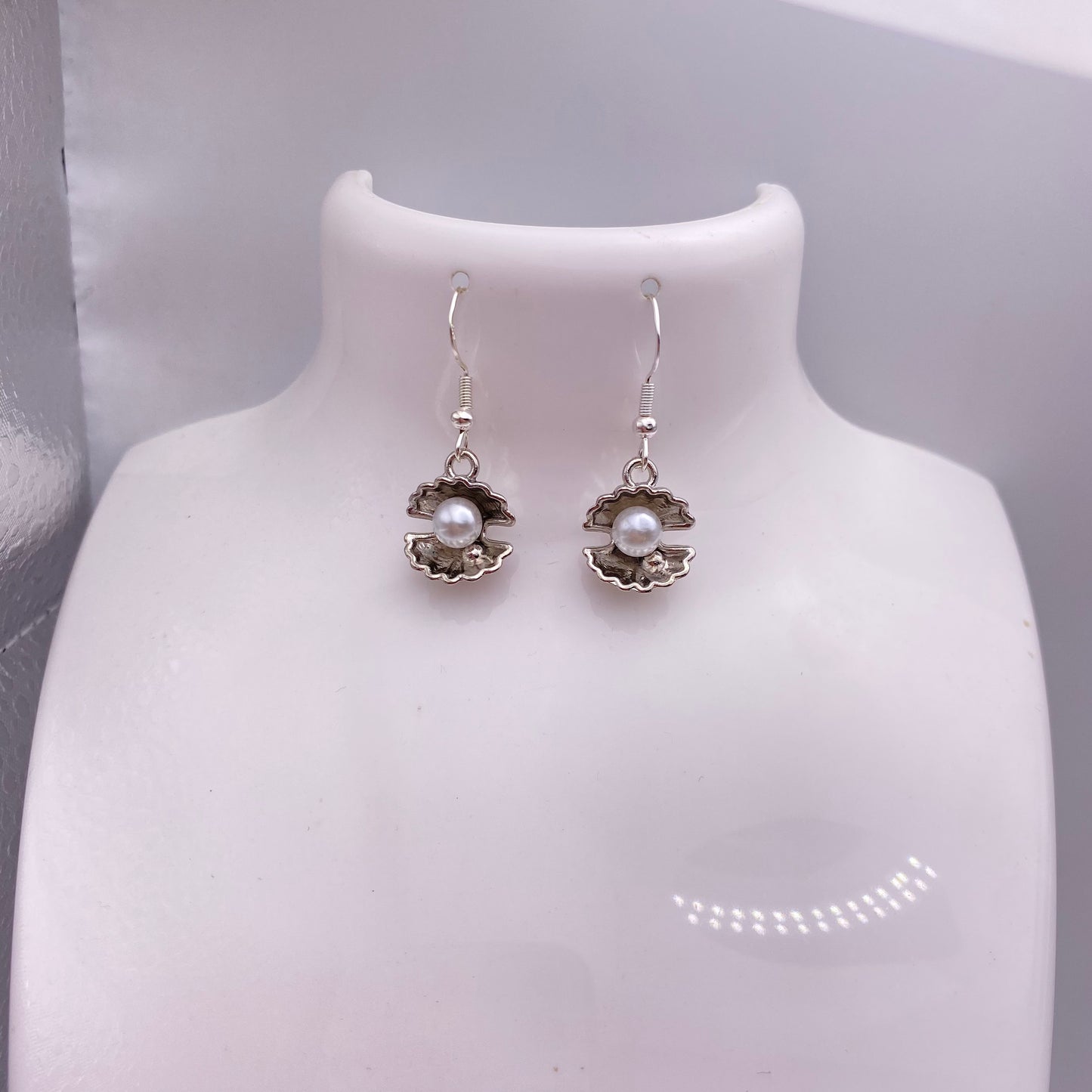 Clam Pearl Shell Earrings