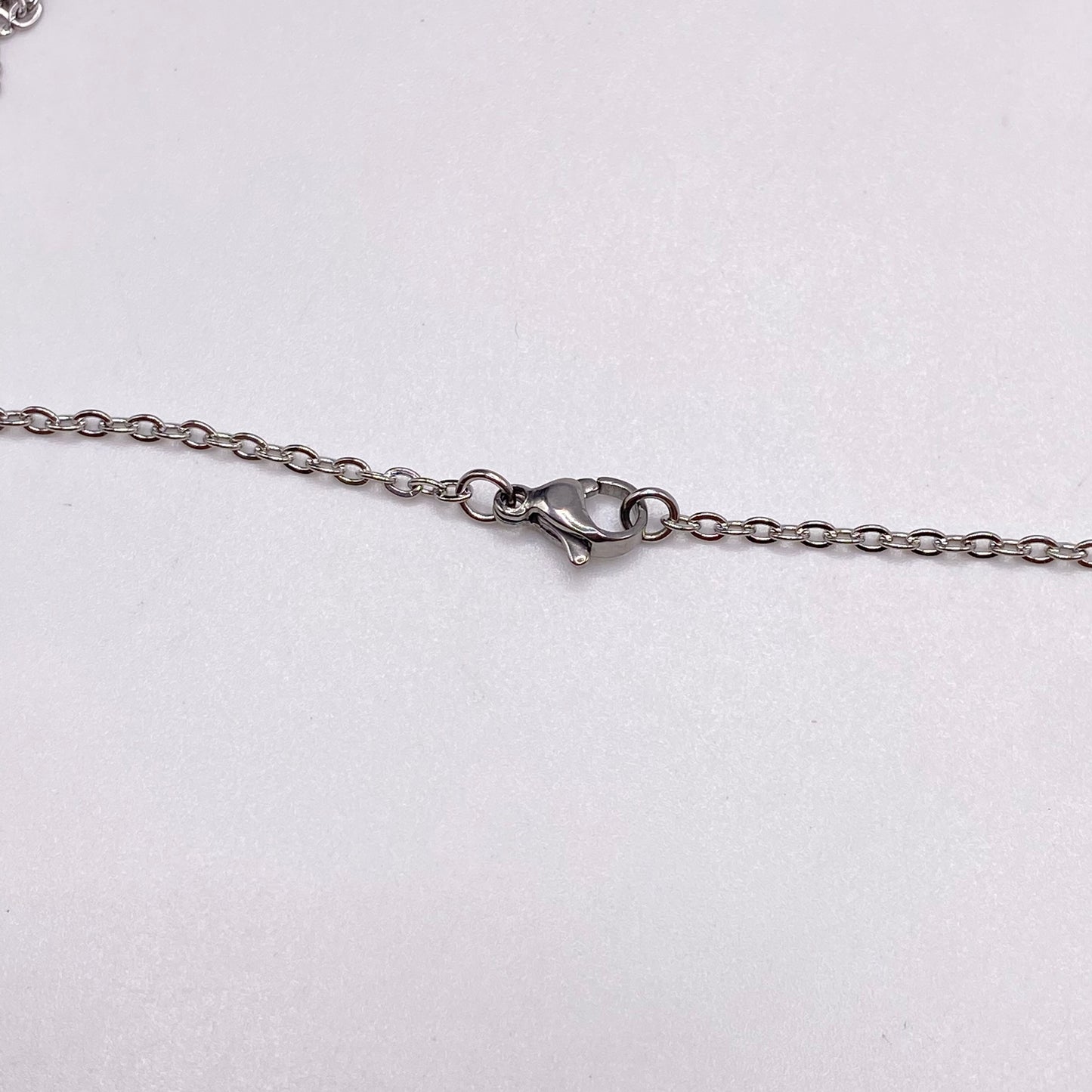 Flower Outline Necklace