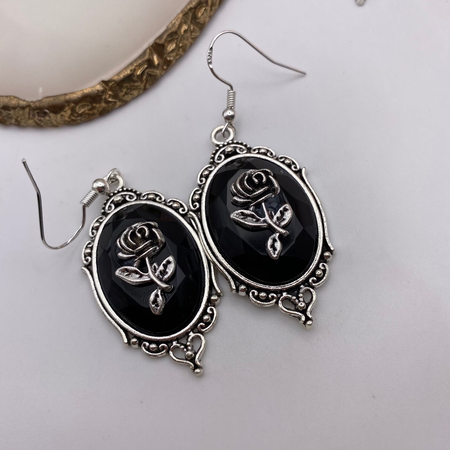 Rose Pendant Gothic Earrings
