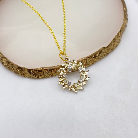 Gold Wreath Necklace