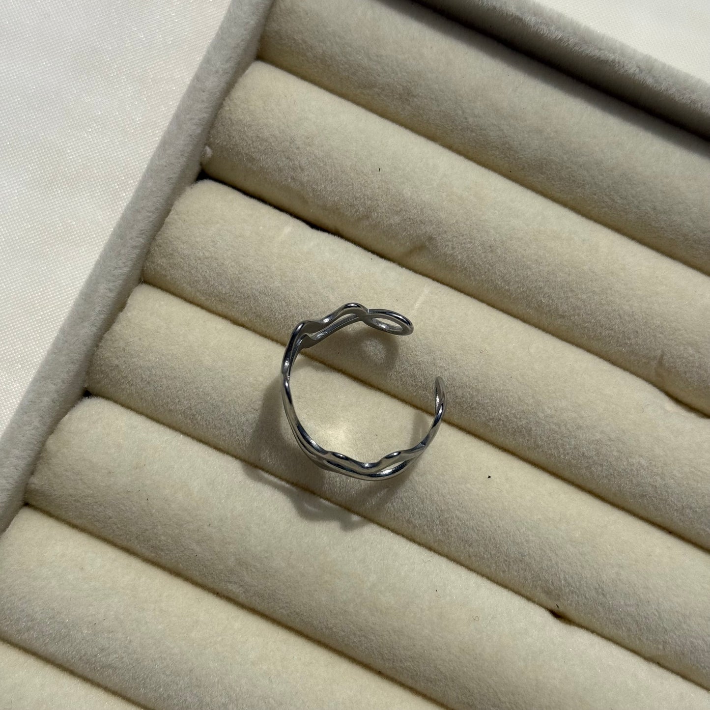 Zig Zag Wavy Ring
