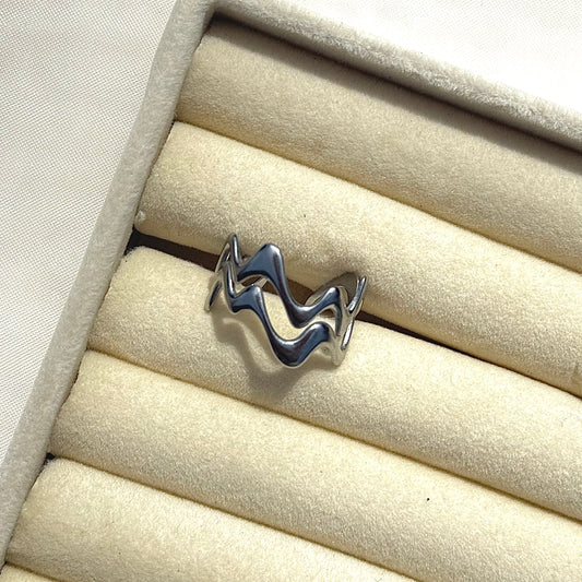 Zig Zag Wavy Ring