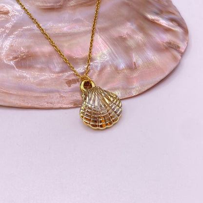 Chunky Gold Shell Necklace
