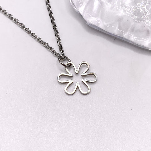 Flower Outline Necklace
