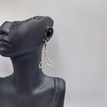 Whale Tail Fin Outline Huggie Hoop Earrings