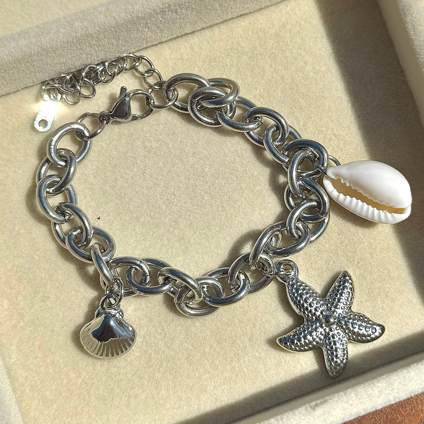 Silver Beachy Shell Bracelet