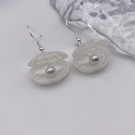 Chunky Clam Shell Pearl Earrings
