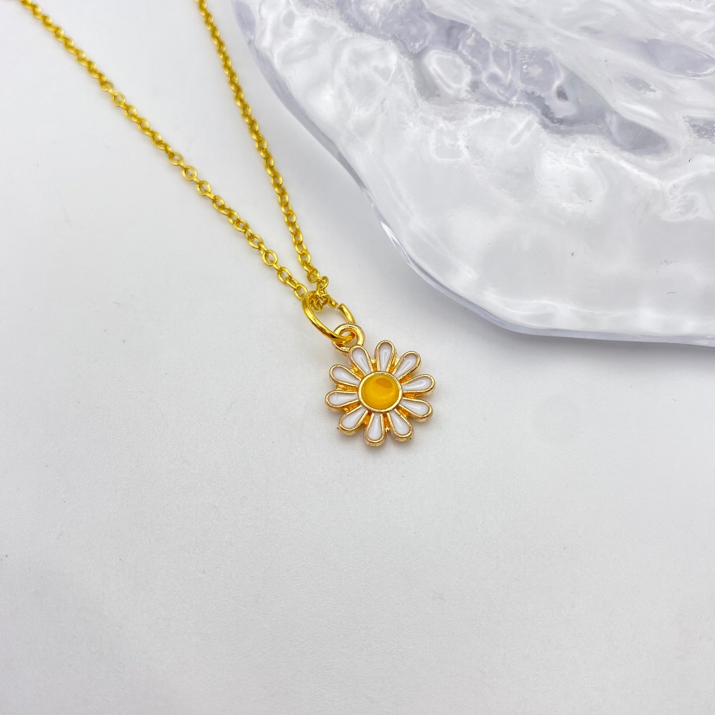 Daisy Necklace