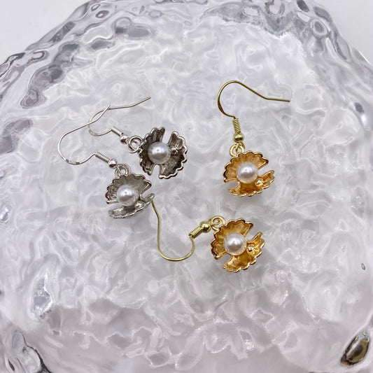 Clam Pearl Shell Earrings