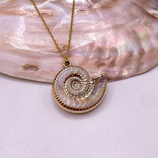 Chunky Gold Encrusted Round Shell Necklace