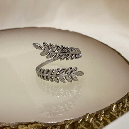 Ivy Leaf Ring