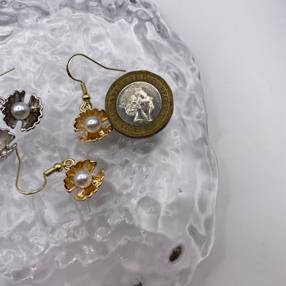 Clam Pearl Shell Earrings