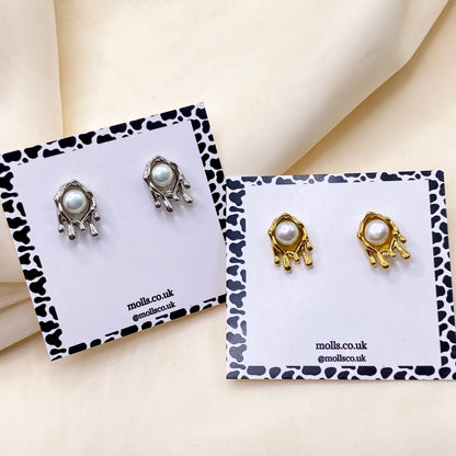 Melting Pearl Stud Earrings