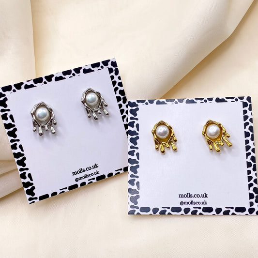 Melting Pearl Stud Earrings