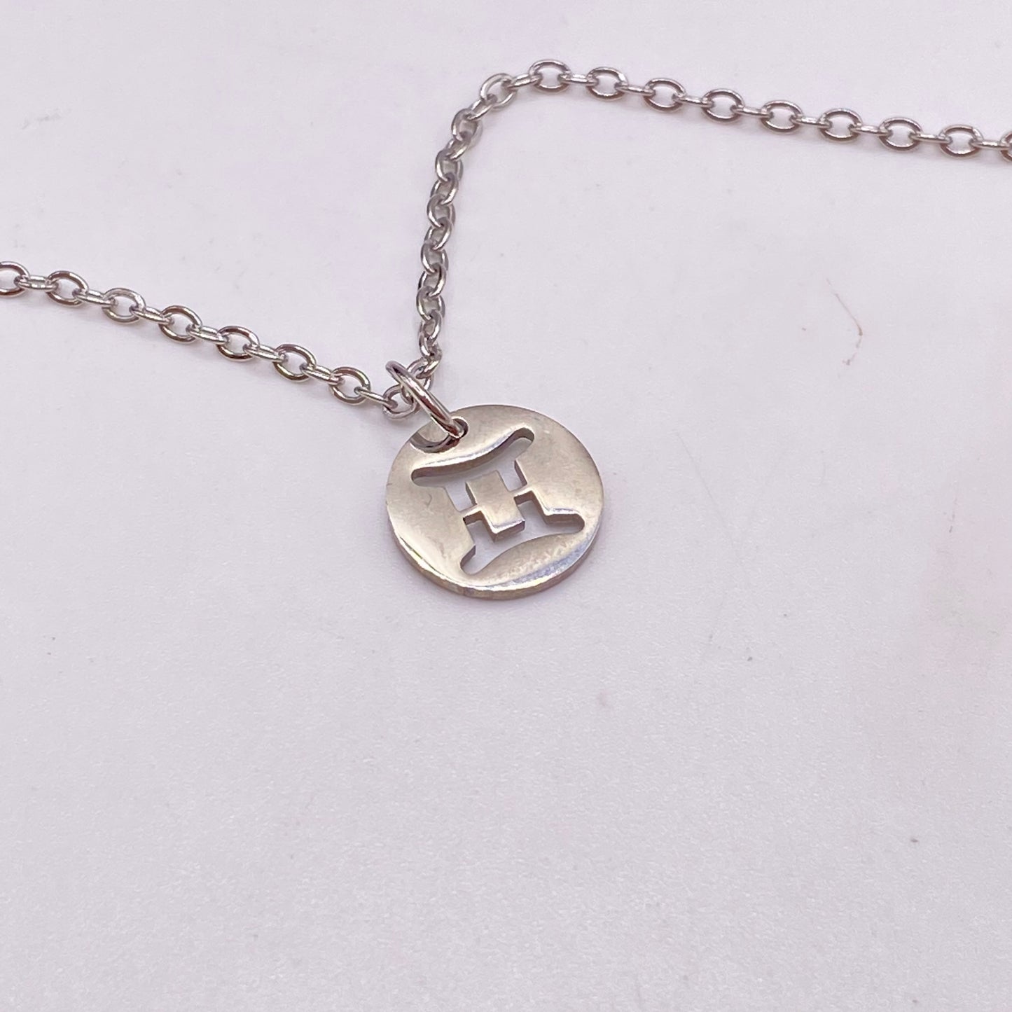 Silver Solid Star Sign Necklaces