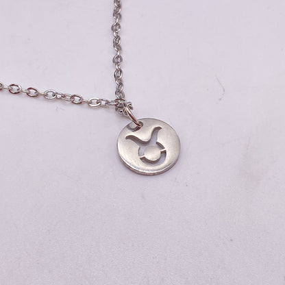 Silver Solid Star Sign Necklaces