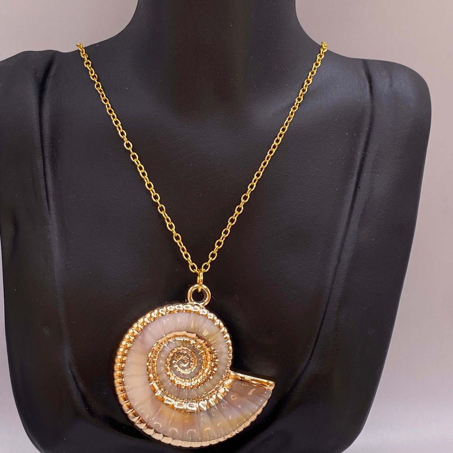 Chunky Gold Encrusted Round Shell Necklace