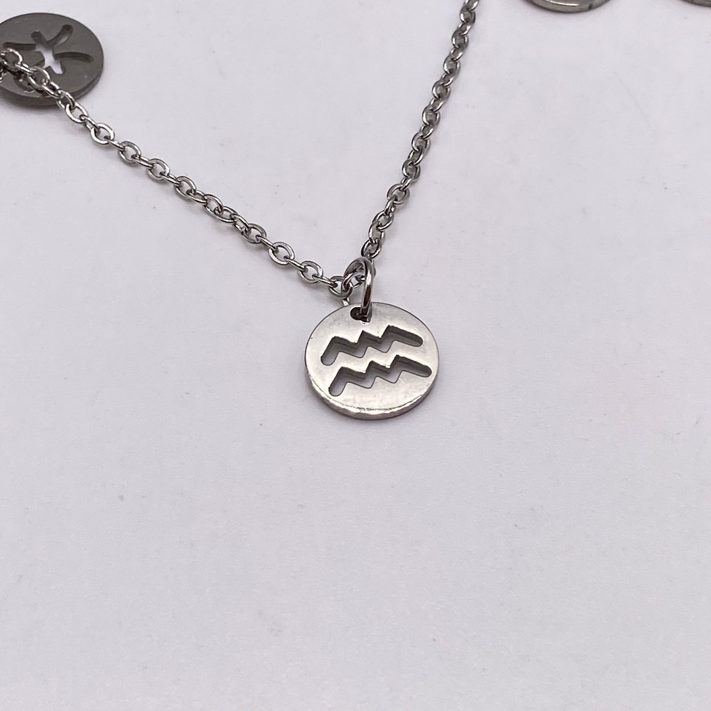 Silver Solid Star Sign Necklaces
