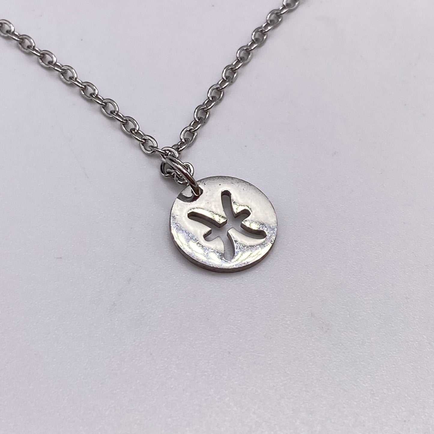 Silver Solid Star Sign Necklaces