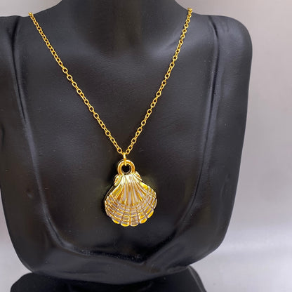 Chunky Gold Shell Necklace