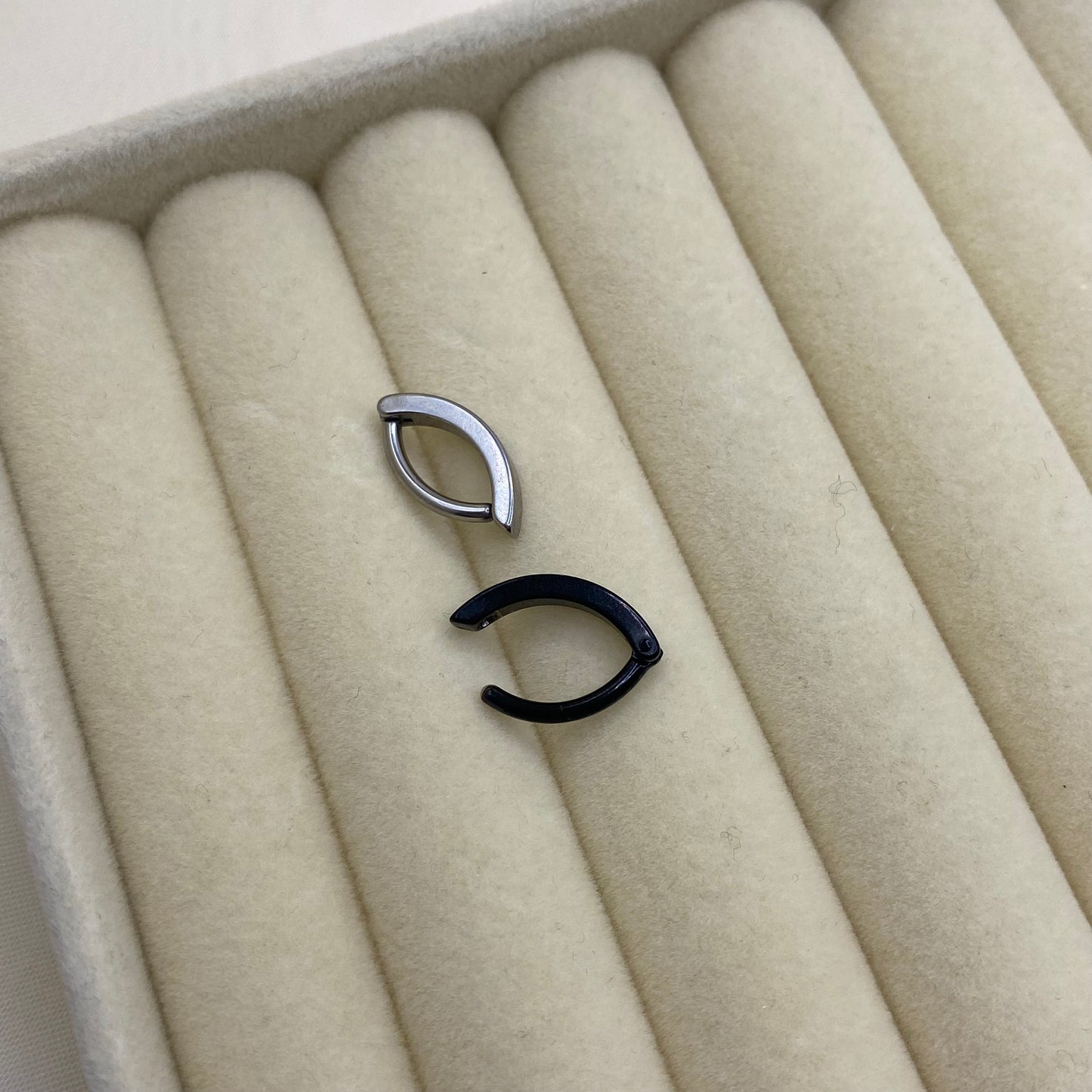 Plain Cuff Belly Bar Piercing