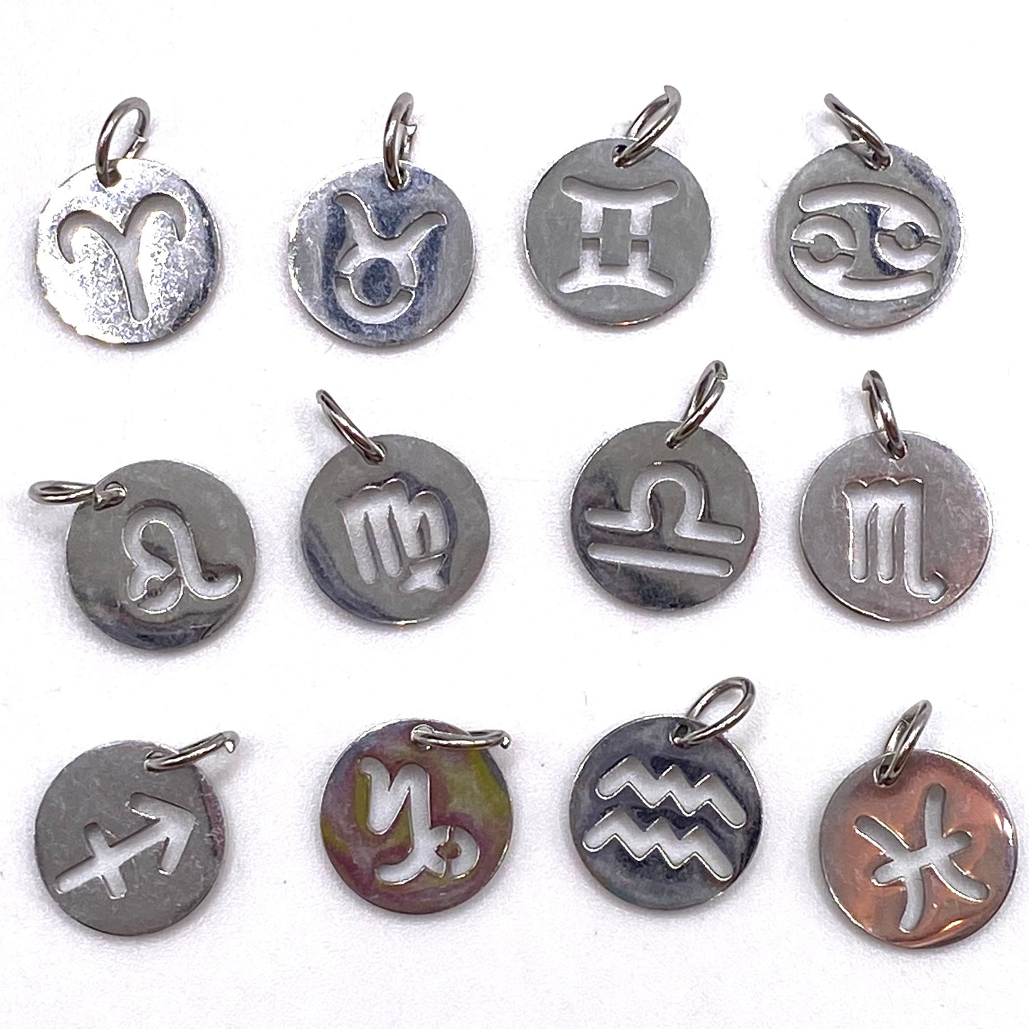 Silver Solid Star Sign Necklaces