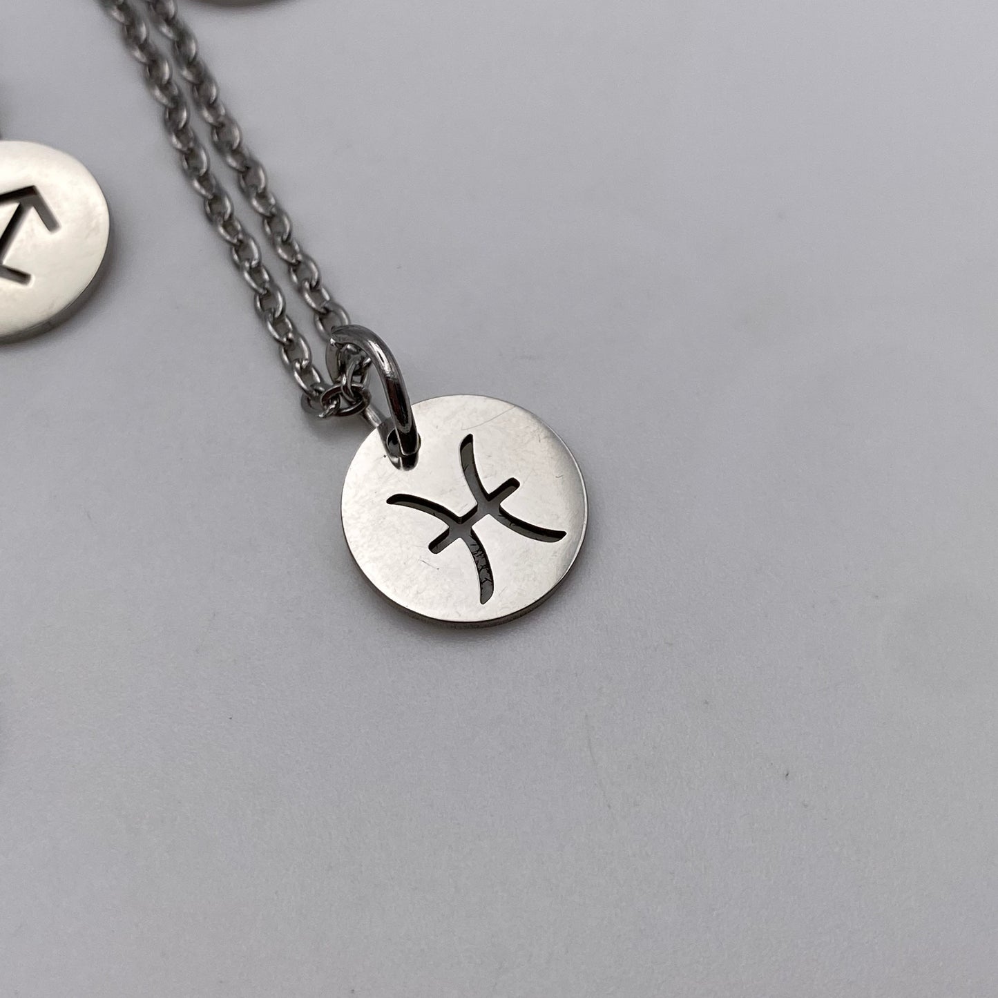 Silver Solid Star Sign Necklaces