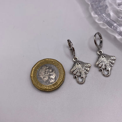 Stingray Huggie Hoop Earrings