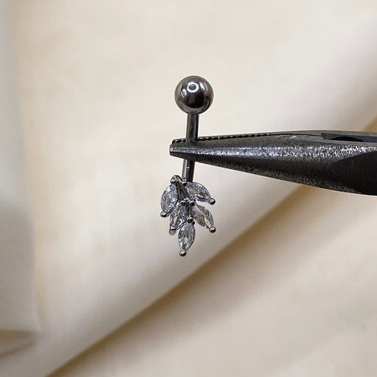 Ivy Belly Bar Piercing