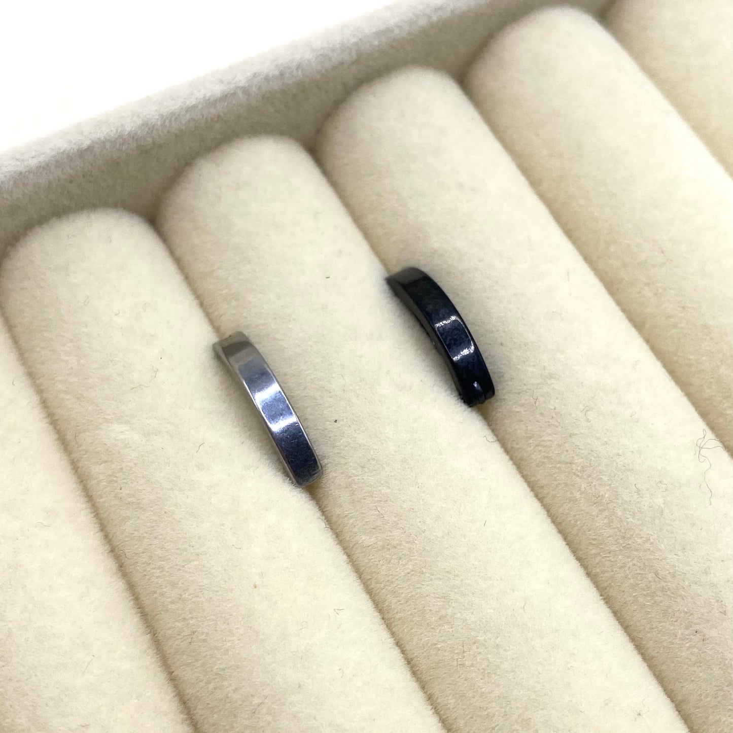 Plain Cuff Belly Bar Piercing