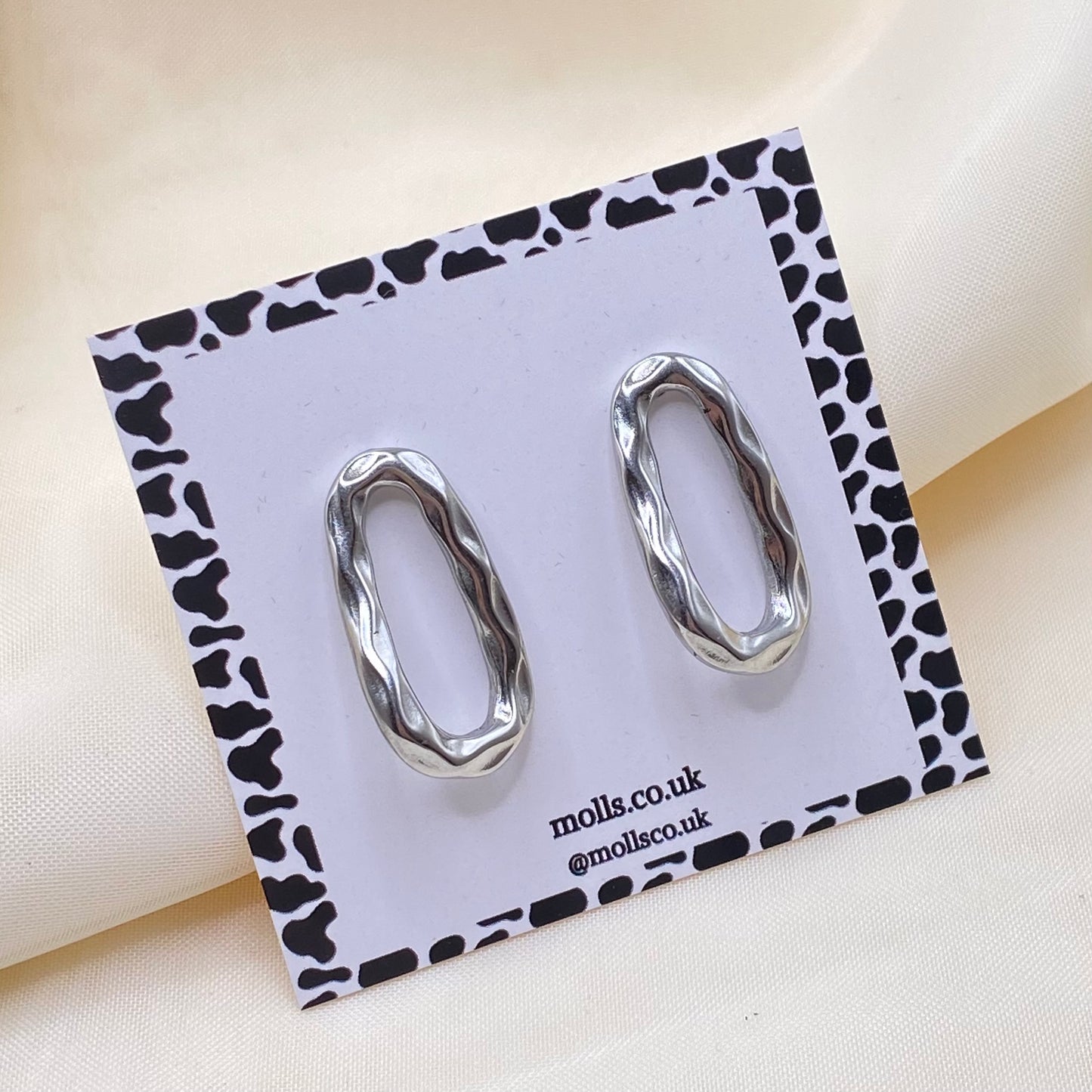 Geometric Oval Stud Earrings