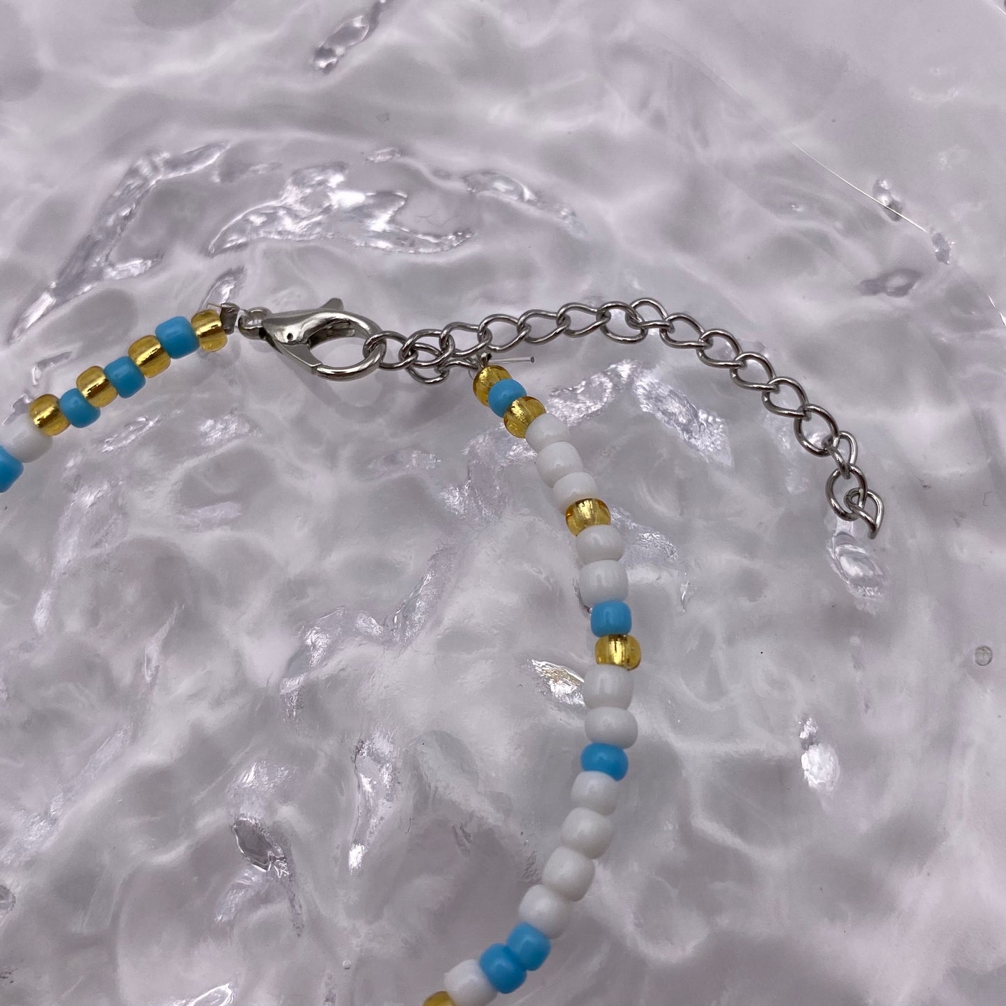 Messy Blue, White and Gold Beaded Bracelet